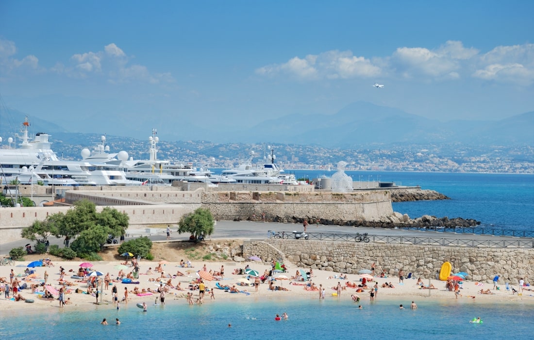 Antibes min