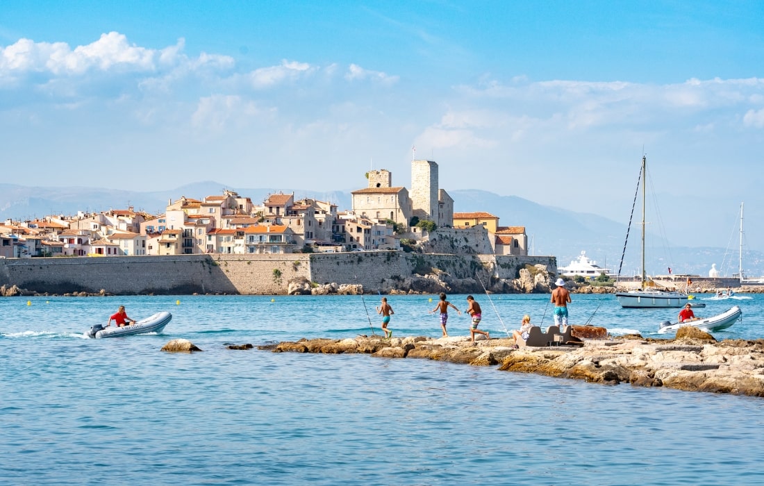 Antibes min